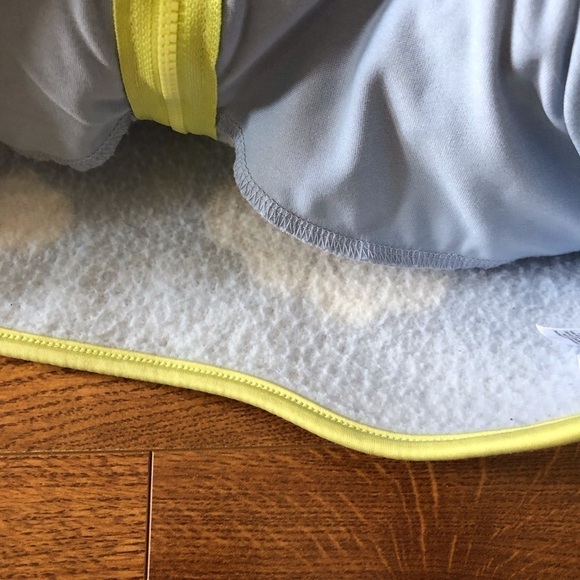 Old Navy Fleece cloud teddy bear zip up jacket in size S (6-7) - Picture 3 of 4